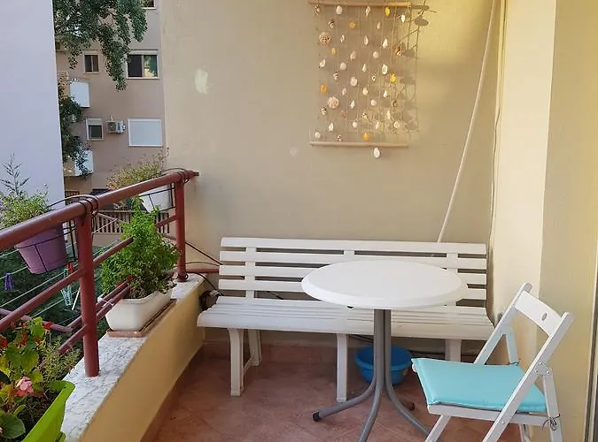 דירה Joni גולם